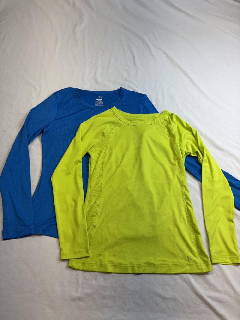 Danskin Women’s Medium Long Sleeve Athletic Tops Blue Green Bundle